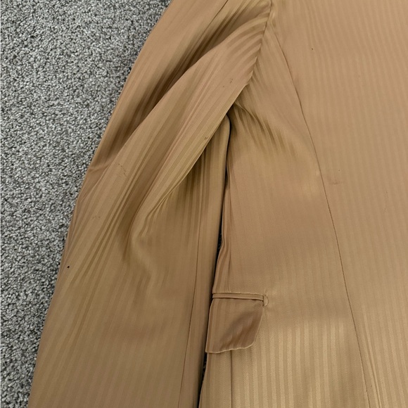 Sergio Valentino Men's Tan Double-Breasted Suit - Picture 13 of 16